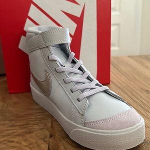 NIKE BLAZER MID ‘77